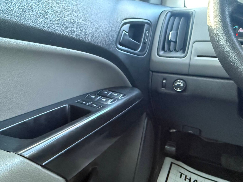 Chevrolet Colorado Vehicle Full-screen Gallery Image 29