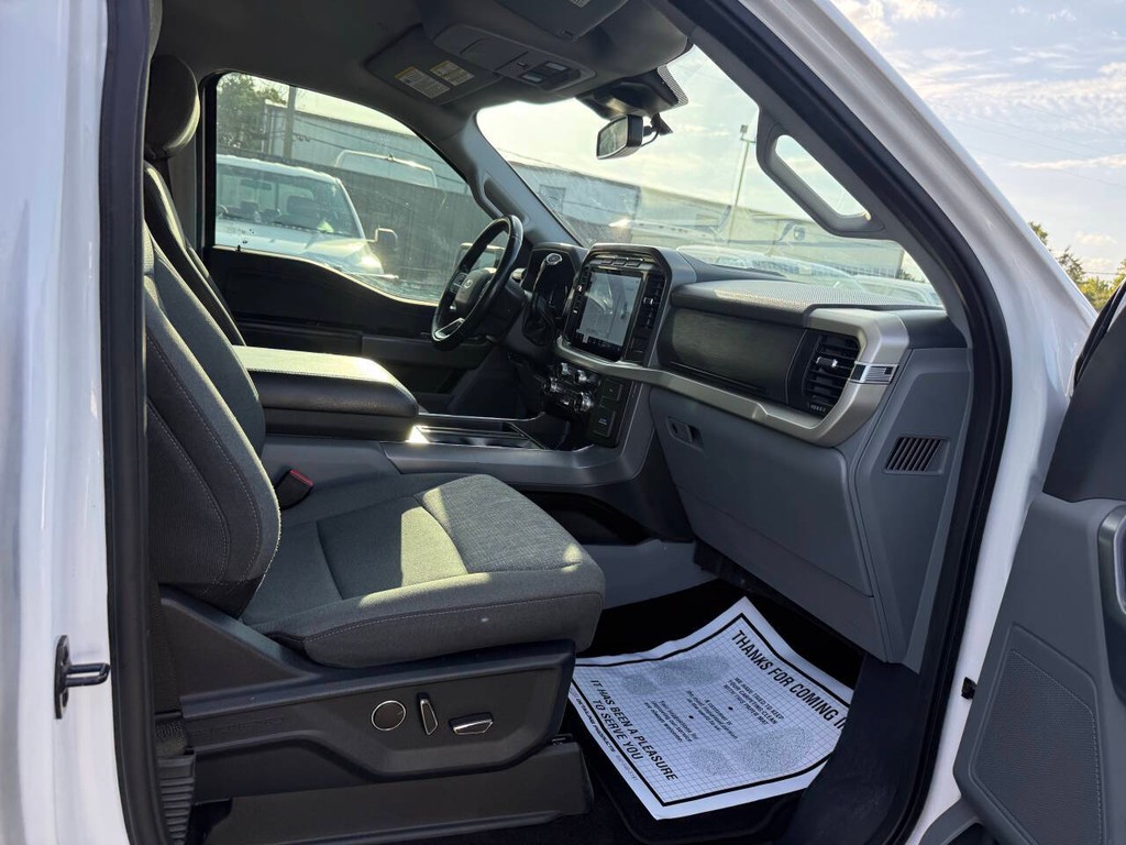 Ford F-150 Vehicle Full-screen Gallery Image 13