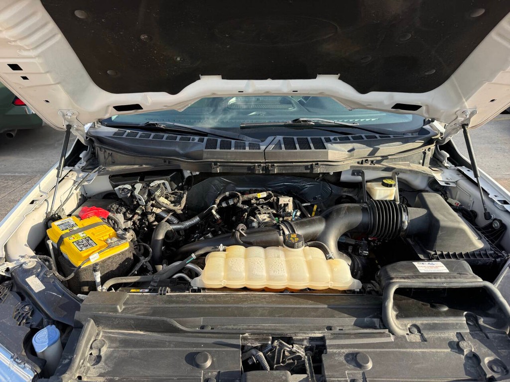 Ford F-150 Vehicle Full-screen Gallery Image 37