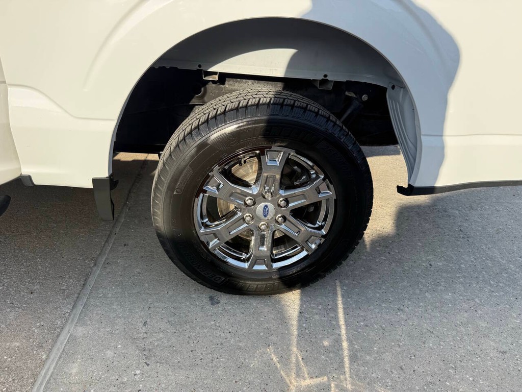 Ford F-150 Vehicle Full-screen Gallery Image 38