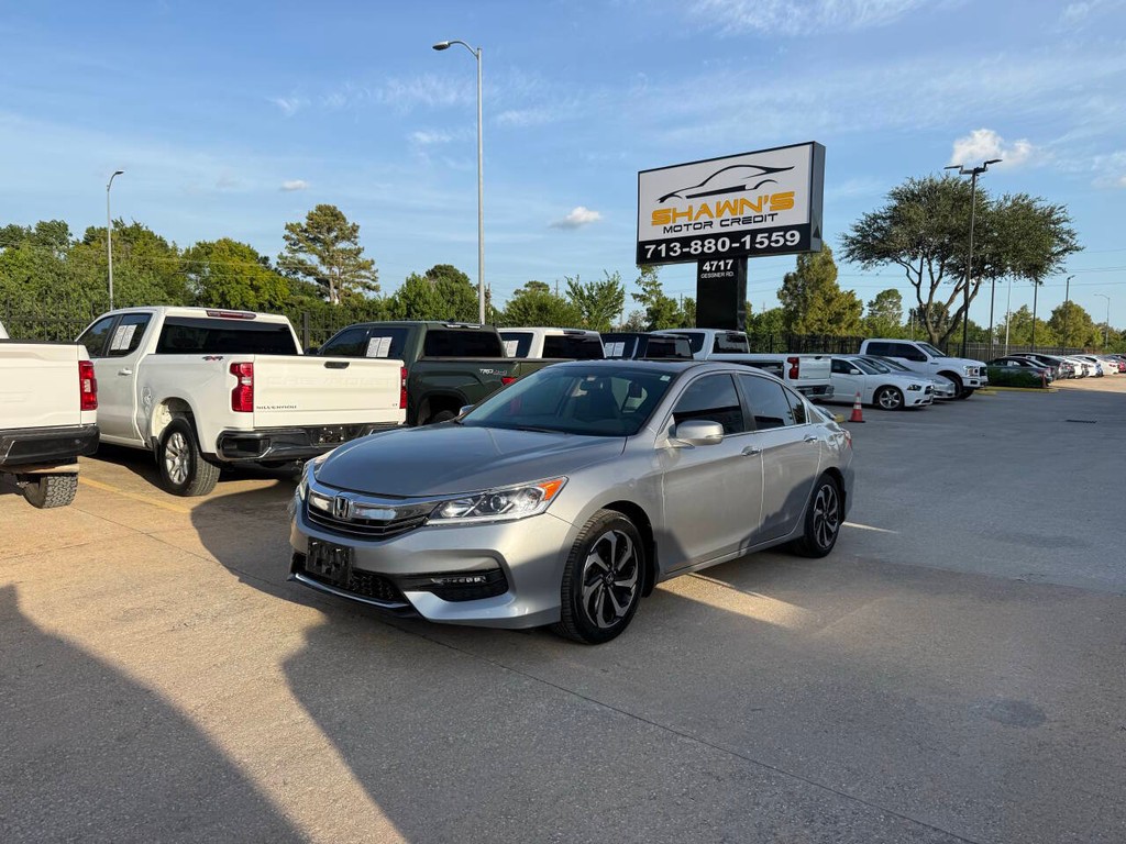Honda Accord Sedan Vehicle Full-screen Gallery Image 03