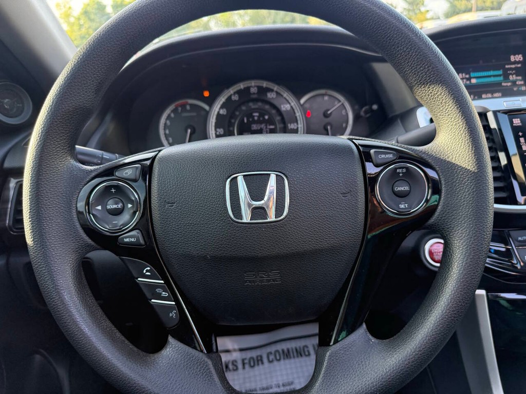 Honda Accord Sedan Vehicle Full-screen Gallery Image 24