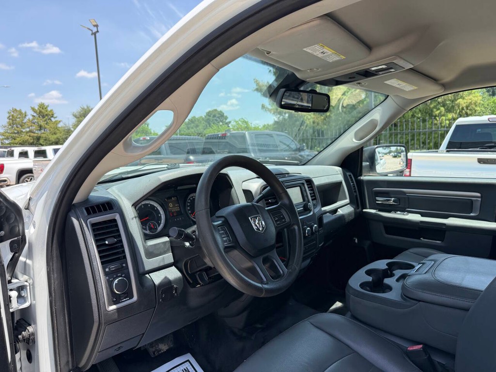 Ram 2500 Vehicle Full-screen Gallery Image 06