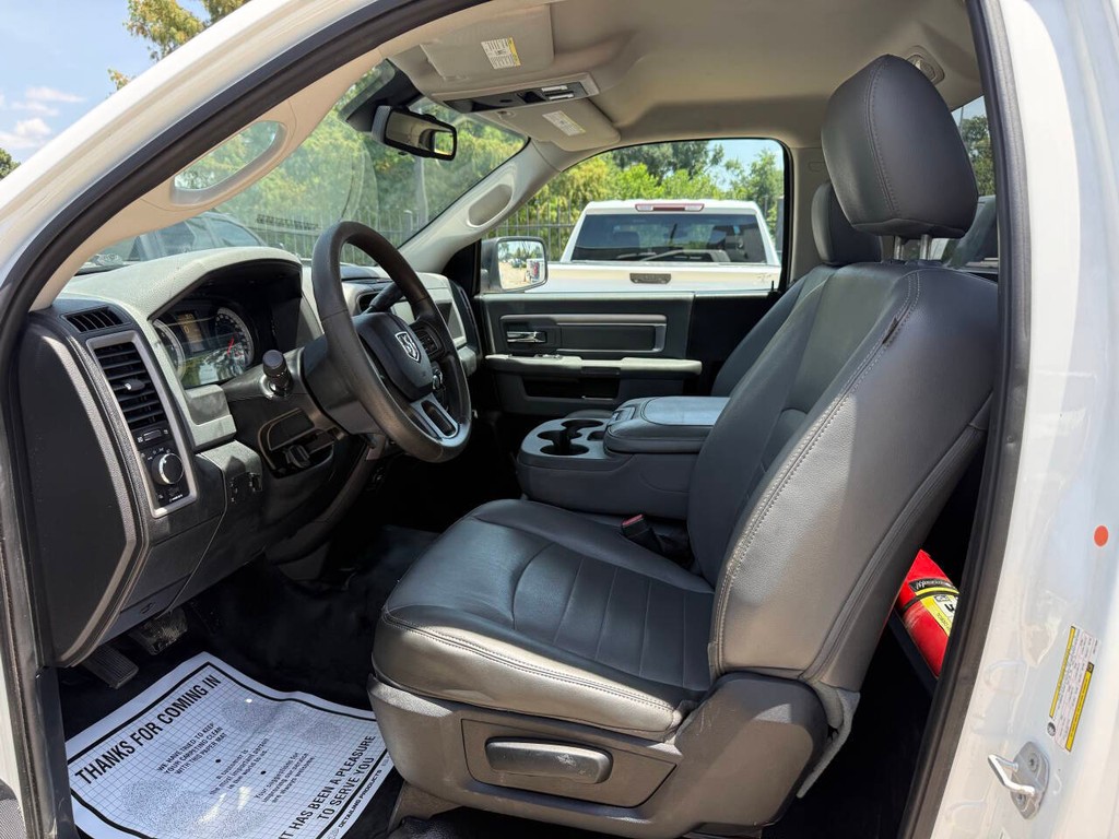 Ram 2500 Vehicle Full-screen Gallery Image 07