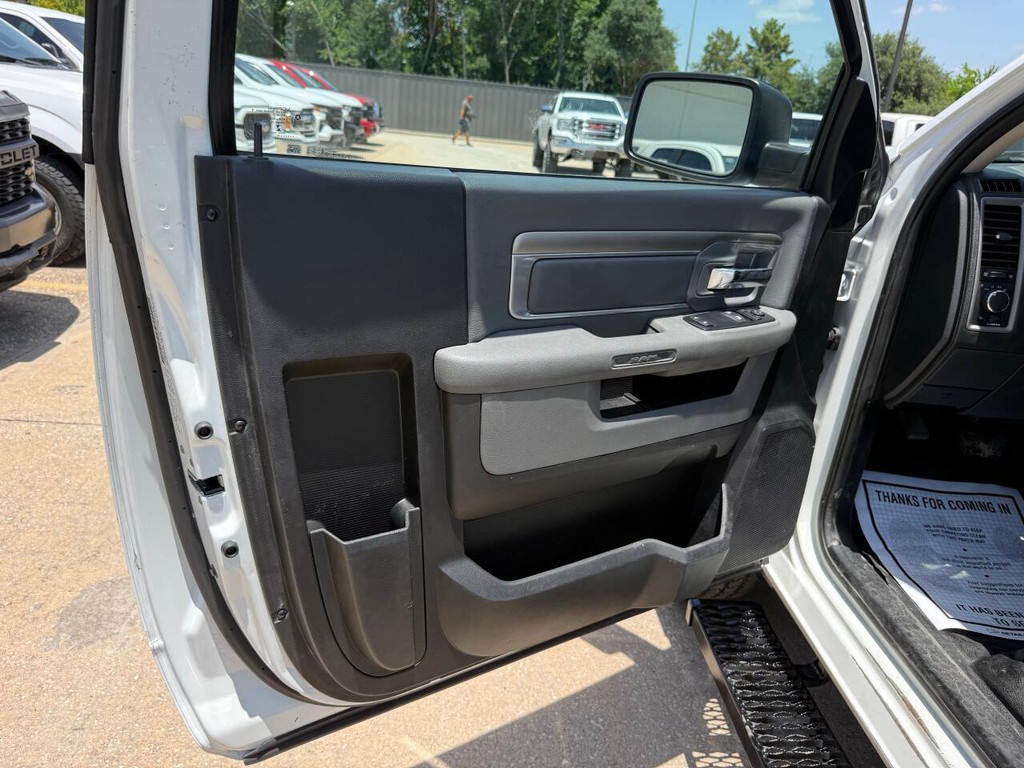 Ram 2500 Vehicle Full-screen Gallery Image 08