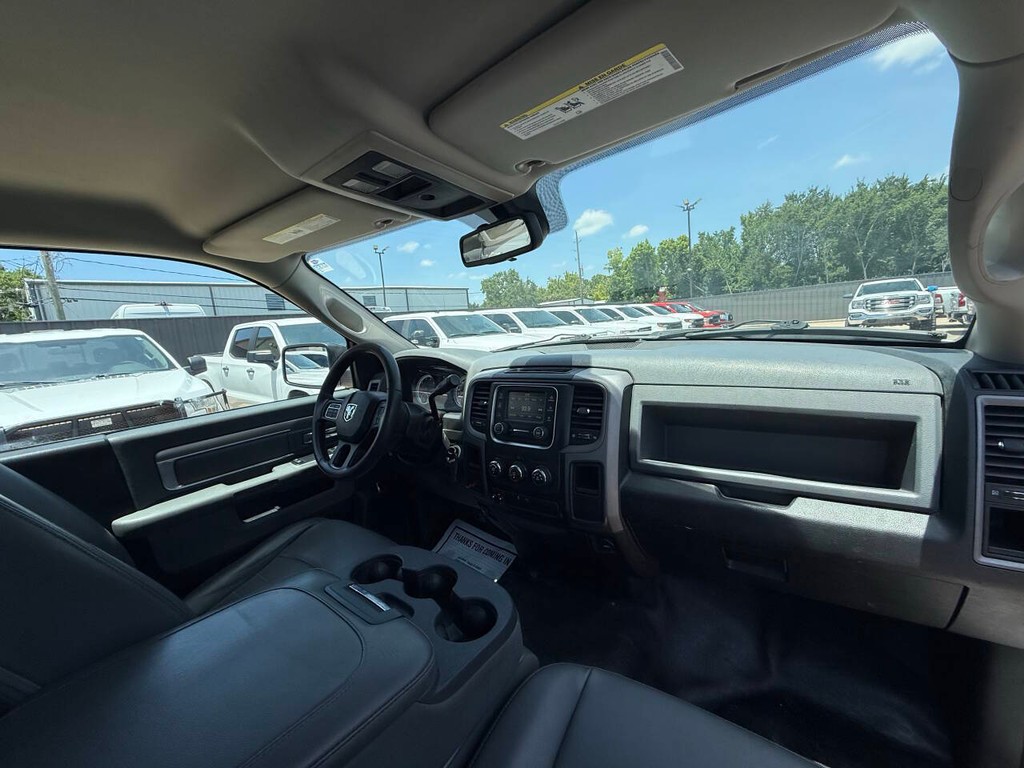 Ram 2500 Vehicle Full-screen Gallery Image 13