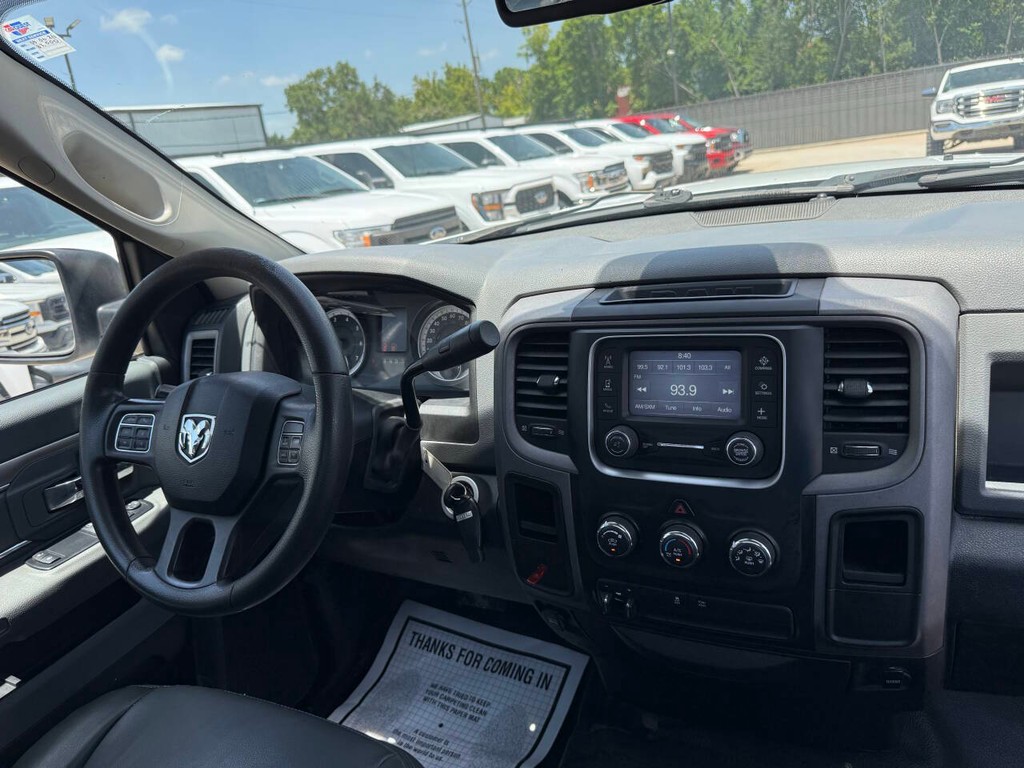 Ram 2500 Vehicle Full-screen Gallery Image 14