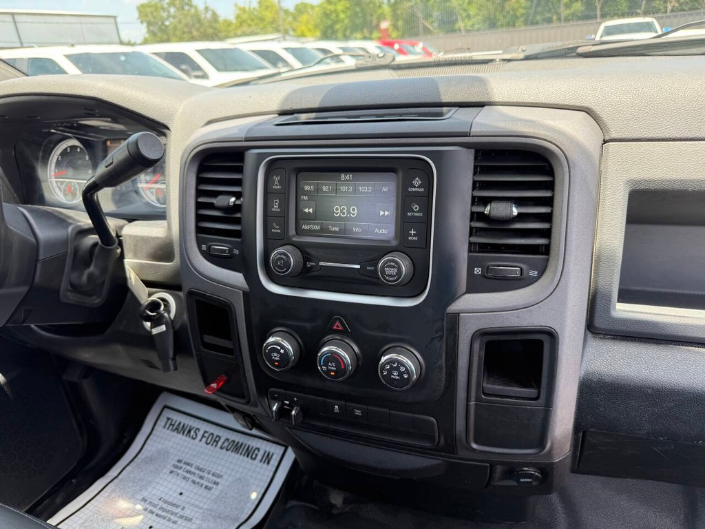 Ram 2500 Vehicle Full-screen Gallery Image 17