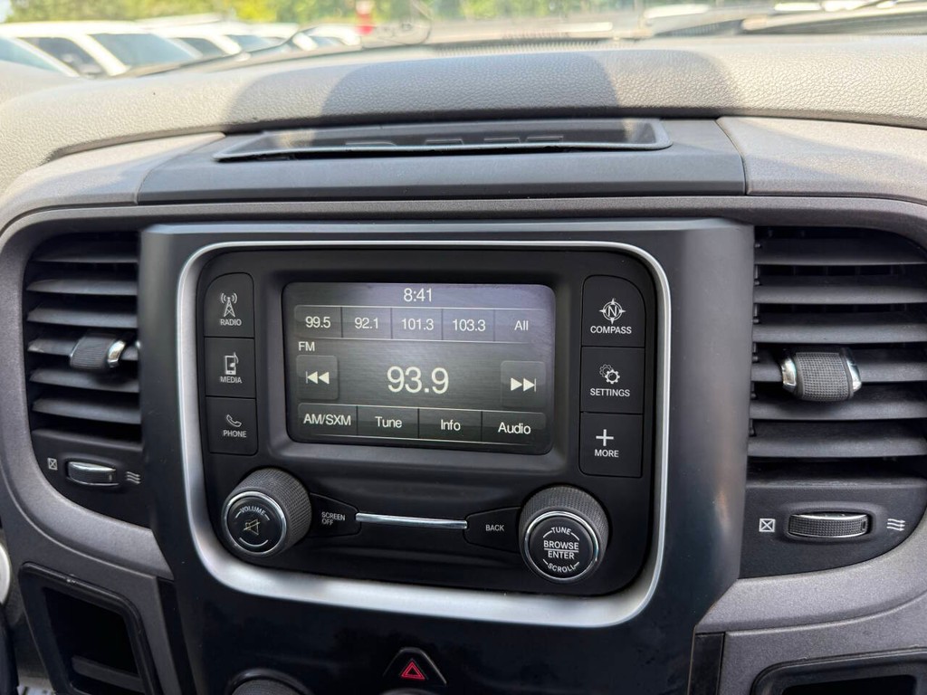 Ram 2500 Vehicle Full-screen Gallery Image 18