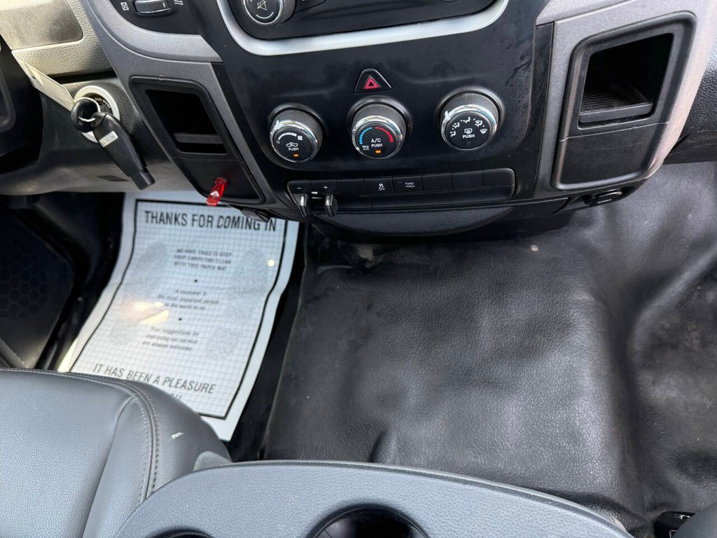 Ram 2500 Vehicle Full-screen Gallery Image 22