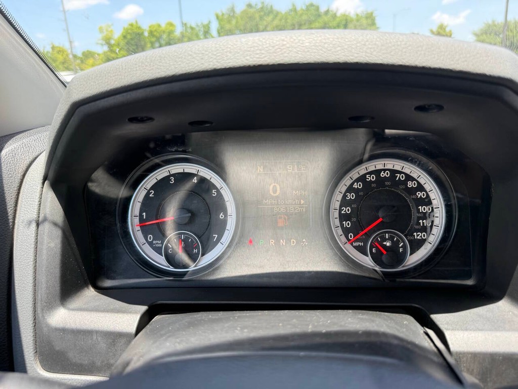 Ram 2500 Vehicle Full-screen Gallery Image 24
