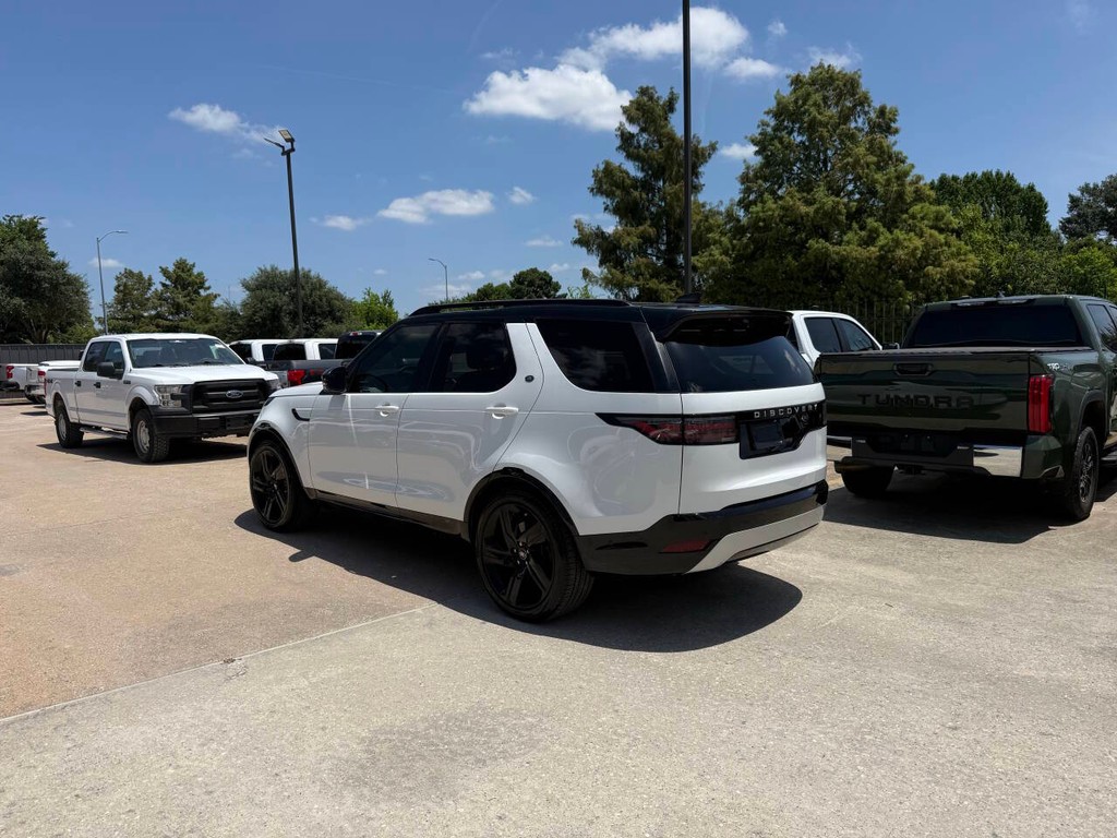 Land Rover Discovery Vehicle Full-screen Gallery Image 04
