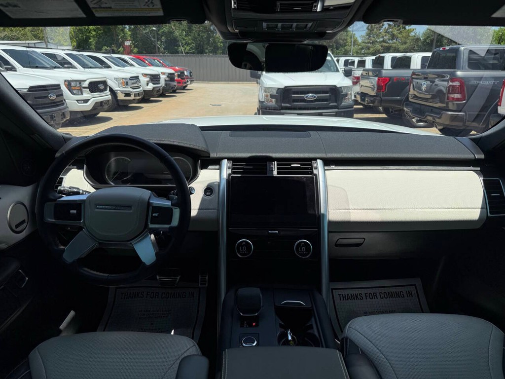 Land Rover Discovery Vehicle Full-screen Gallery Image 18