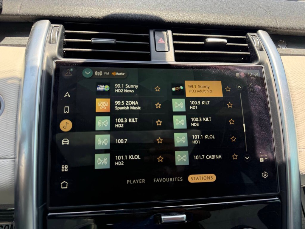 Land Rover Discovery Vehicle Full-screen Gallery Image 27