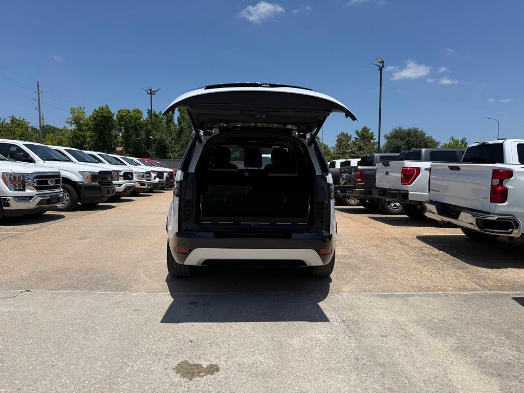 Land Rover Discovery Vehicle Full-screen Gallery Image 41