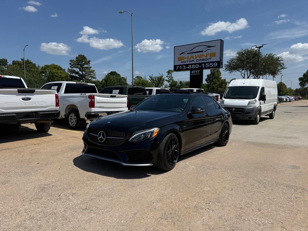 Mercedes-Benz C-Class Vehicle Full-screen Gallery Image 41