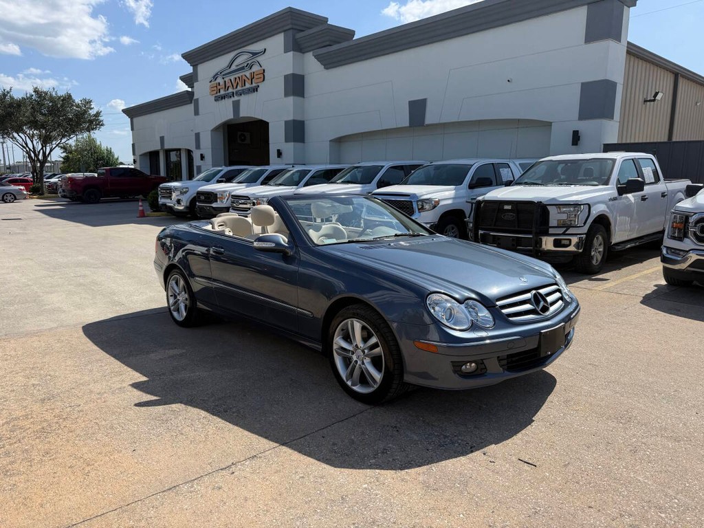 Mercedes-Benz CLK Vehicle Full-screen Gallery Image 04