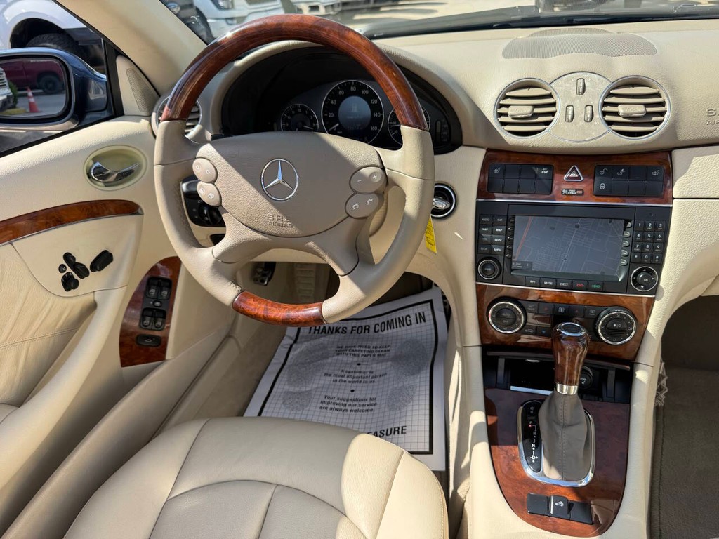 Mercedes-Benz CLK Vehicle Full-screen Gallery Image 20