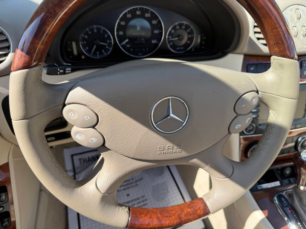 Mercedes-Benz CLK Vehicle Full-screen Gallery Image 22