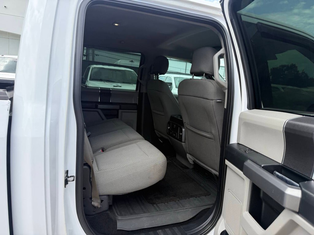 Ford F-150 Vehicle Full-screen Gallery Image 15