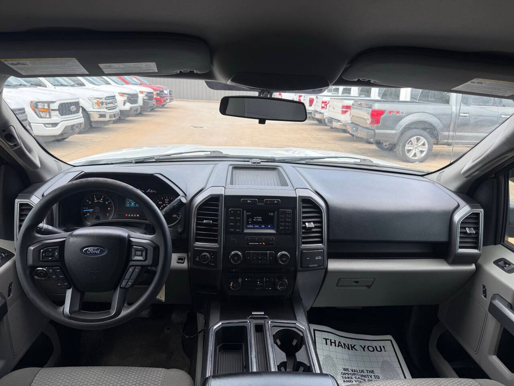 Ford F-150 Vehicle Full-screen Gallery Image 17