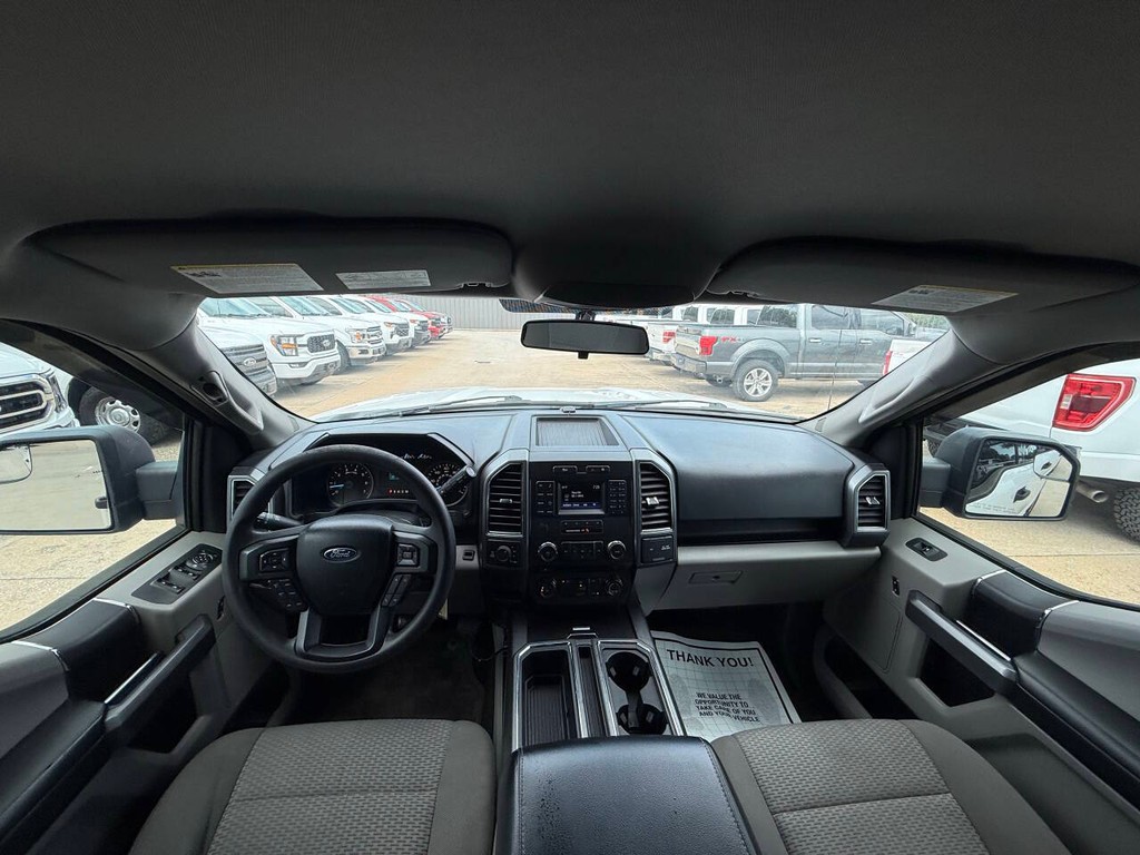 Ford F-150 Vehicle Full-screen Gallery Image 18
