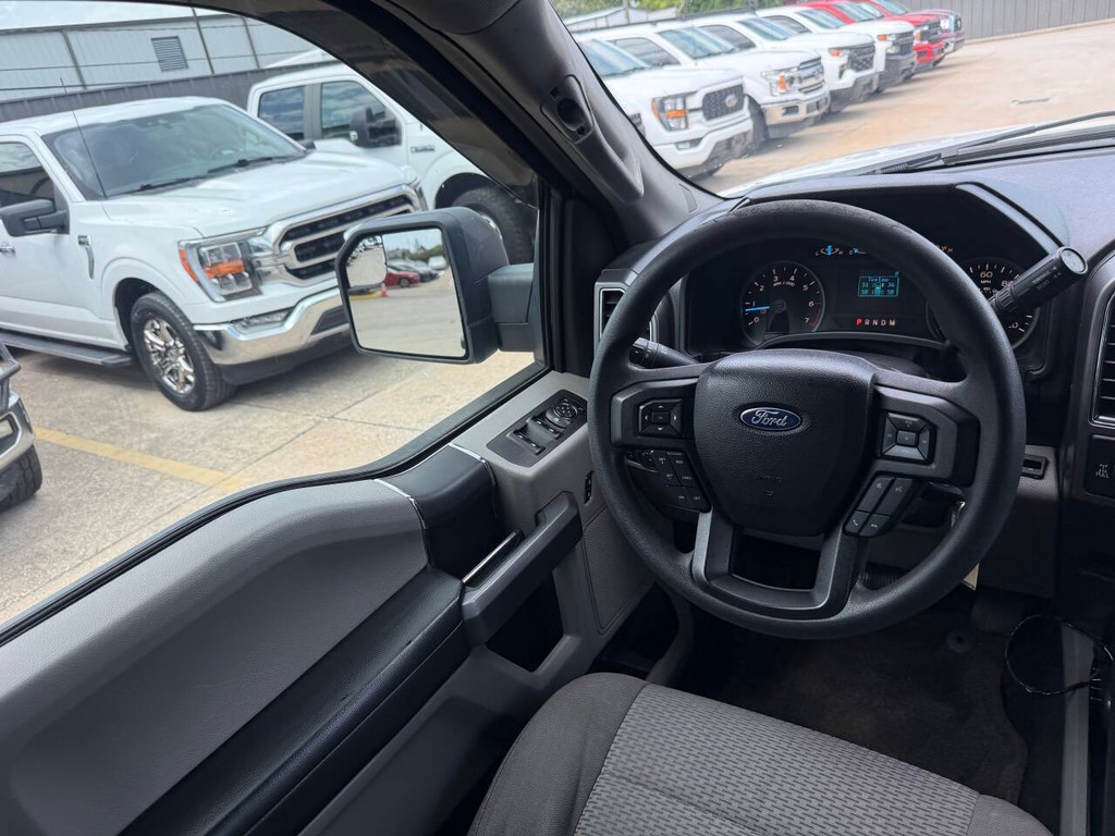 Ford F-150 Vehicle Full-screen Gallery Image 19