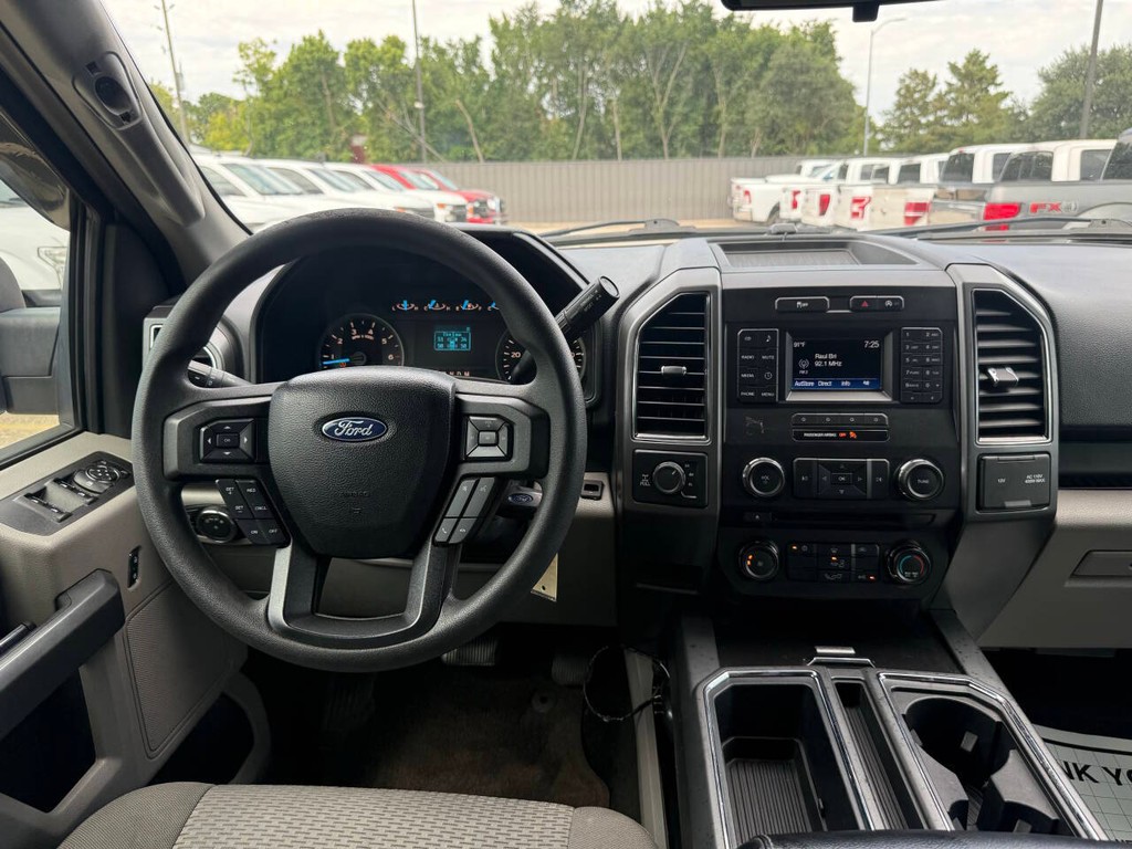 Ford F-150 Vehicle Full-screen Gallery Image 21