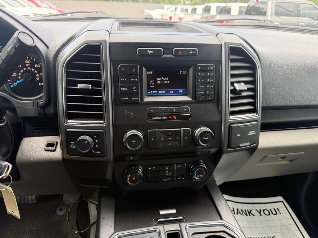 Ford F-150 Vehicle Full-screen Gallery Image 24