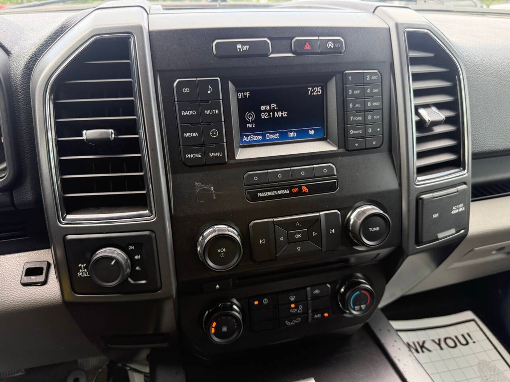 Ford F-150 Vehicle Full-screen Gallery Image 27