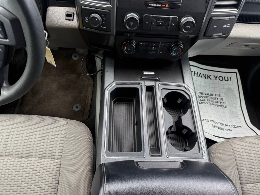 Ford F-150 Vehicle Full-screen Gallery Image 29