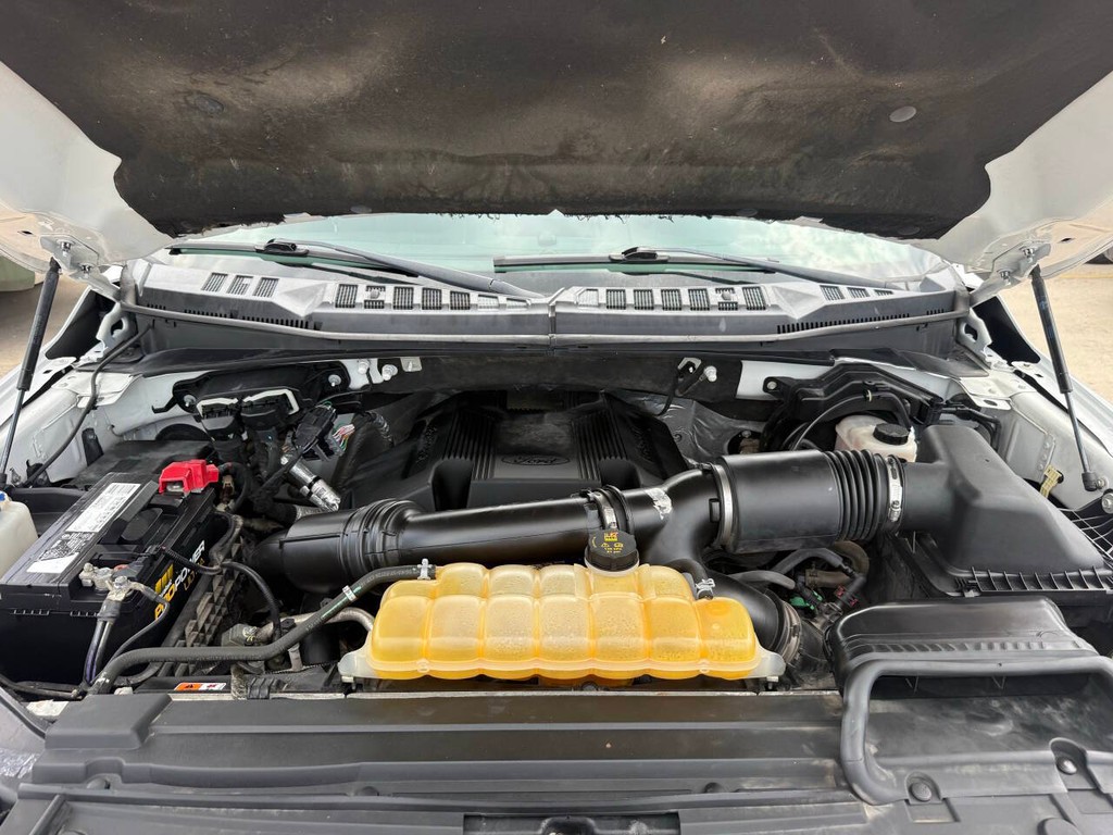 Ford F-150 Vehicle Full-screen Gallery Image 34