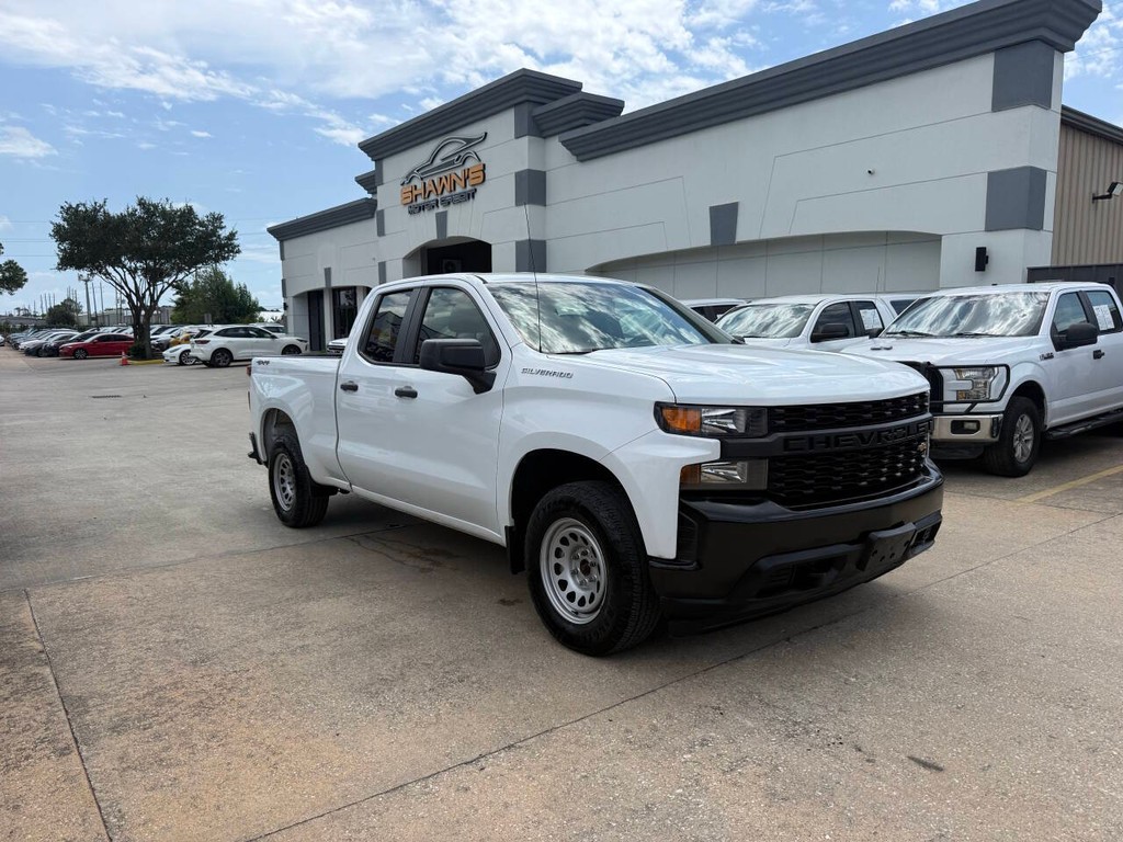 Chevrolet Silverado 1500 Vehicle Full-screen Gallery Image 02
