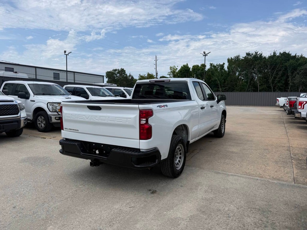 Chevrolet Silverado 1500 Vehicle Full-screen Gallery Image 05