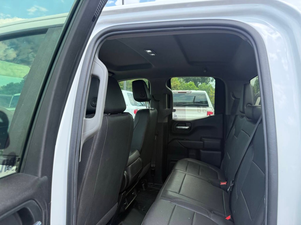 Chevrolet Silverado 1500 Vehicle Full-screen Gallery Image 12