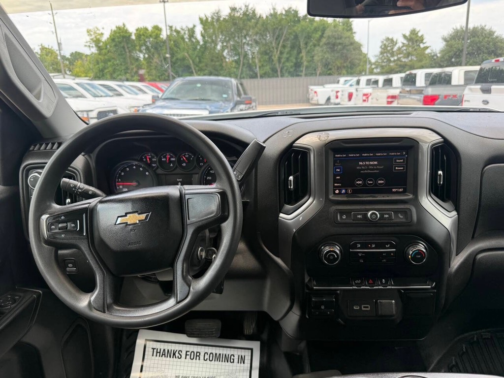 Chevrolet Silverado 1500 Vehicle Full-screen Gallery Image 21