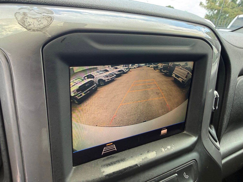 Chevrolet Silverado 1500 Vehicle Full-screen Gallery Image 26