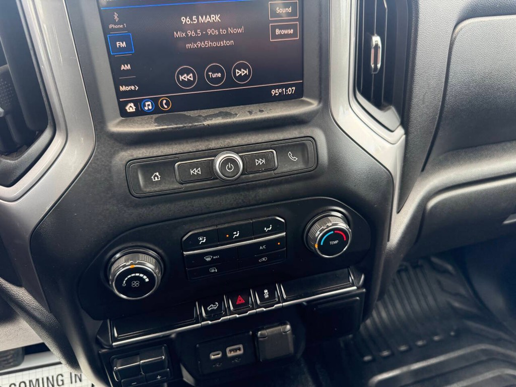 Chevrolet Silverado 1500 Vehicle Full-screen Gallery Image 27