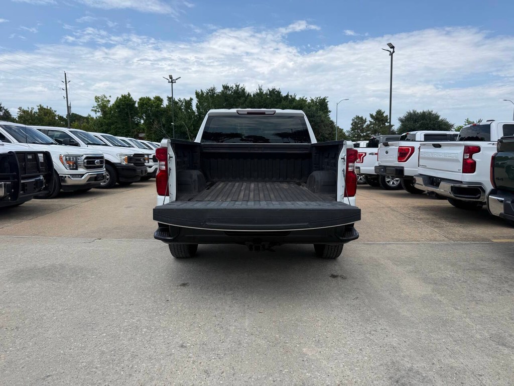 Chevrolet Silverado 1500 Vehicle Full-screen Gallery Image 35