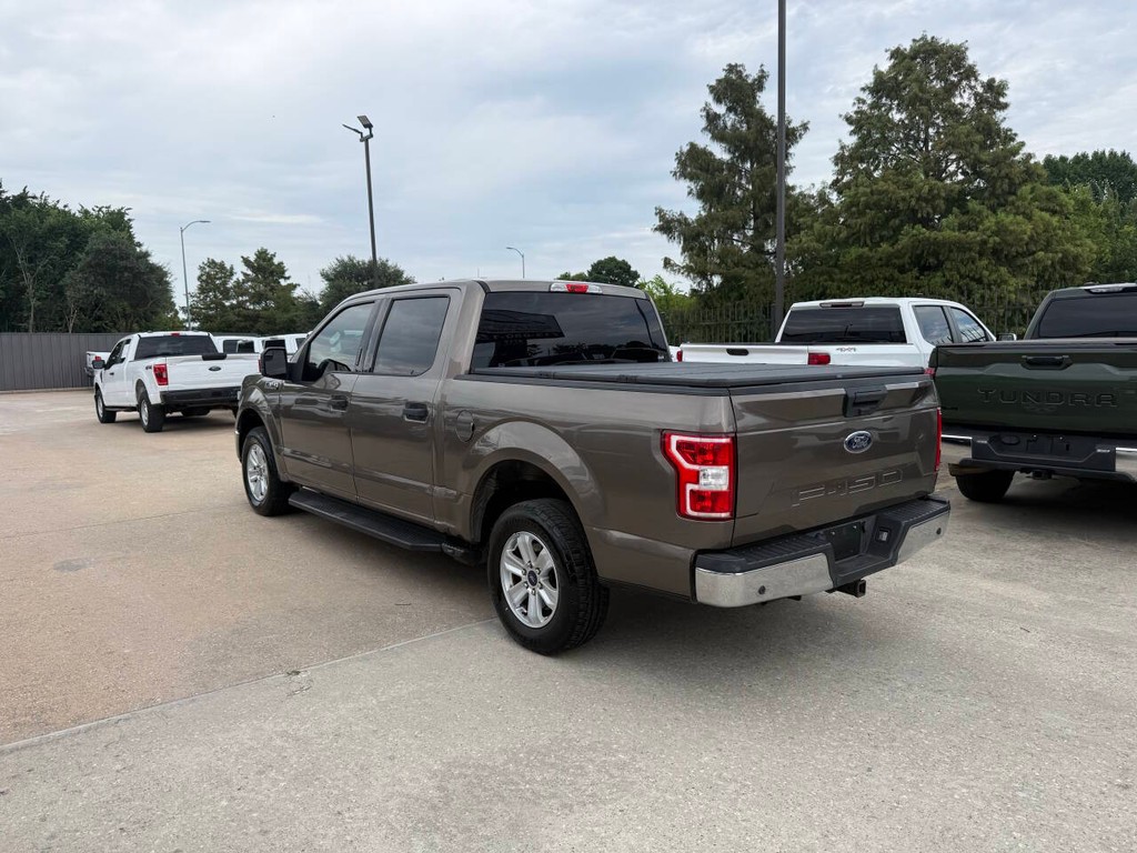 Ford F-150 Vehicle Full-screen Gallery Image 04