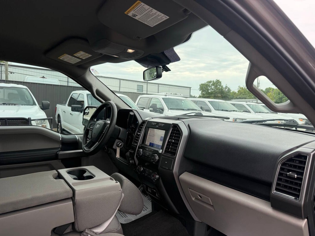 Ford F-150 Vehicle Full-screen Gallery Image 09