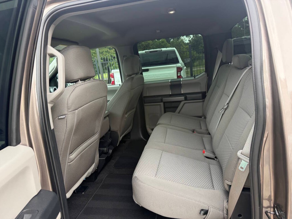 Ford F-150 Vehicle Full-screen Gallery Image 13