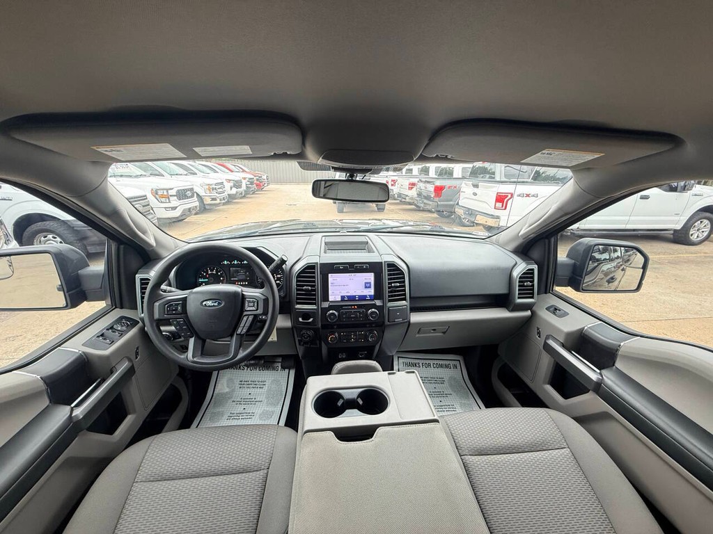 Ford F-150 Vehicle Full-screen Gallery Image 18