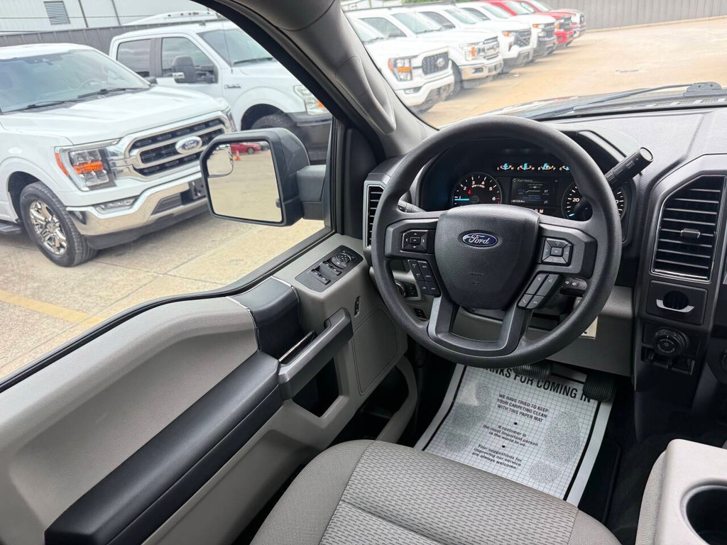 Ford F-150 Vehicle Full-screen Gallery Image 19