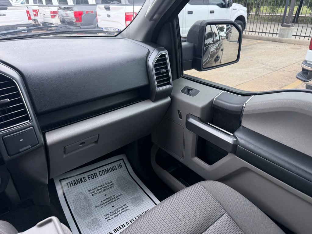 Ford F-150 Vehicle Full-screen Gallery Image 20