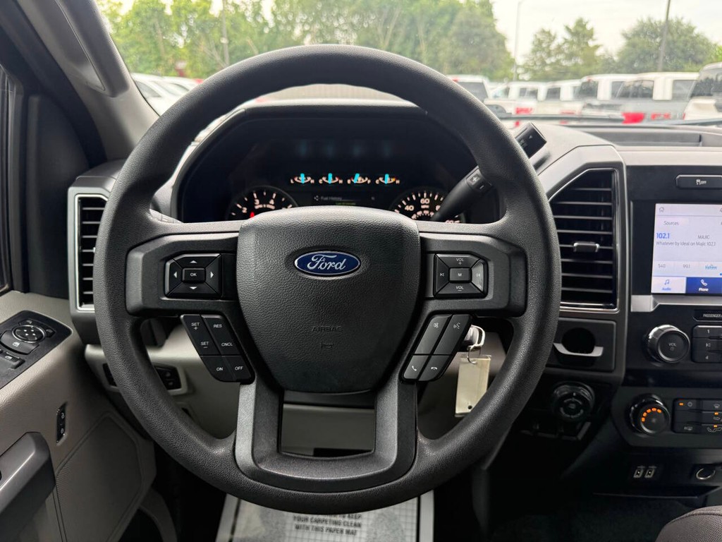 Ford F-150 Vehicle Full-screen Gallery Image 22