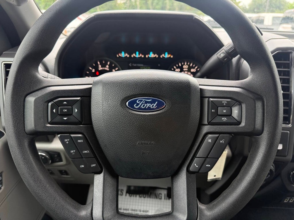 Ford F-150 Vehicle Full-screen Gallery Image 23