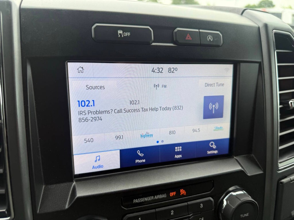 Ford F-150 Vehicle Full-screen Gallery Image 26
