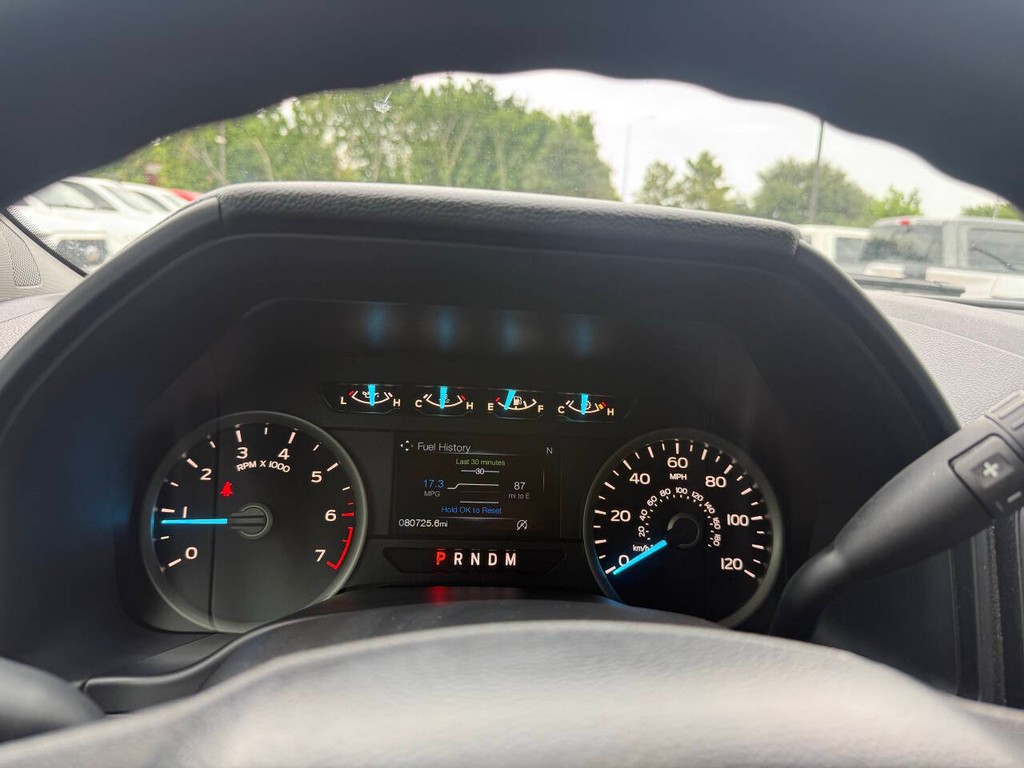 Ford F-150 Vehicle Full-screen Gallery Image 32