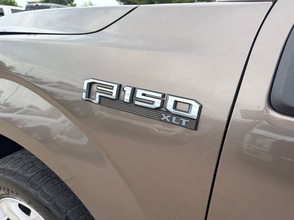 Ford F-150 Vehicle Full-screen Gallery Image 35